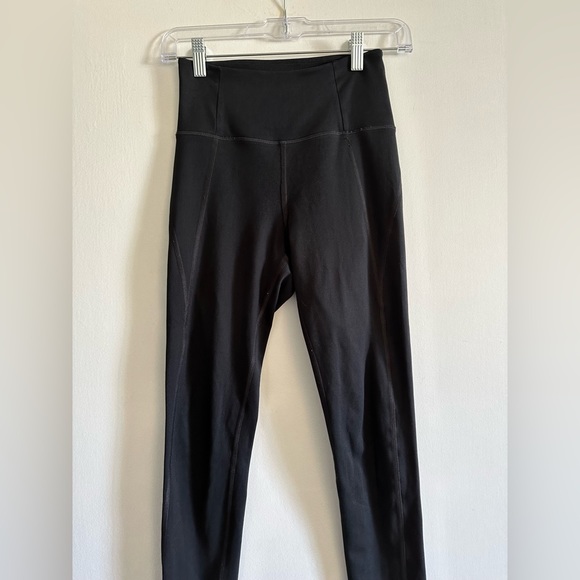 Girlfriend Collective Black High Waisted Athletic Buttery Smooth Leggings XS EUC - Picture 2 of 5